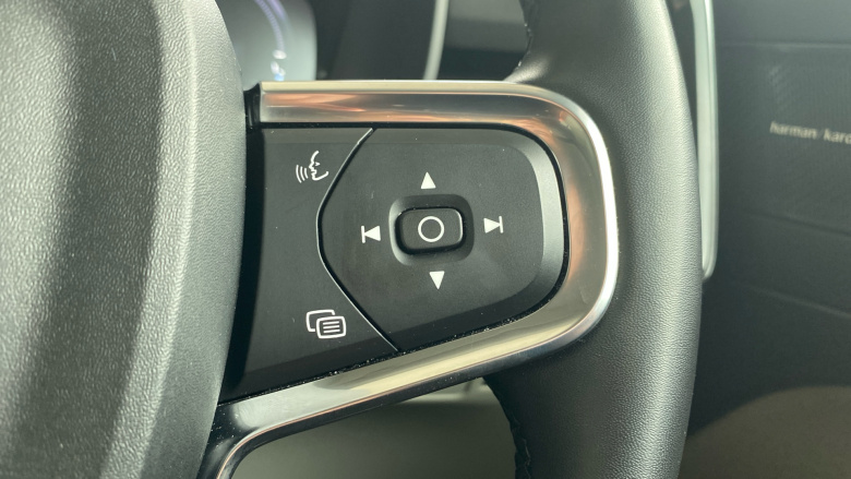 Volvo Xc40 1.5 T5 Recharge PHEV Ultimate Dark 5dr Auto Estate